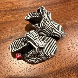 🦓3 for $10🦓 Zutano baby booties